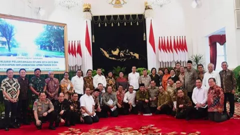 Netizen Serukan ke Jokowi, Nama-Nama Menteri Ini Layak Bertahan - GenPI.co