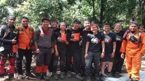 13 Pendaki Selamat dari Kebakaran Hutan Gunung Raung - GenPI.co