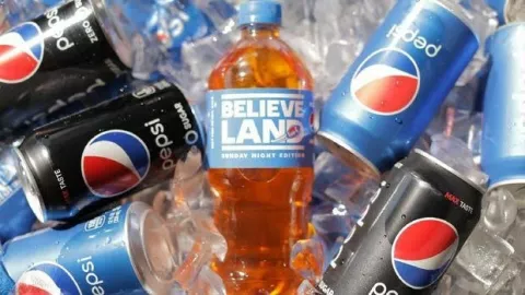 Dadah Pepsi! Ini Sejarah Minuman Tersebut Masuk ke Indonesia - GenPI.co