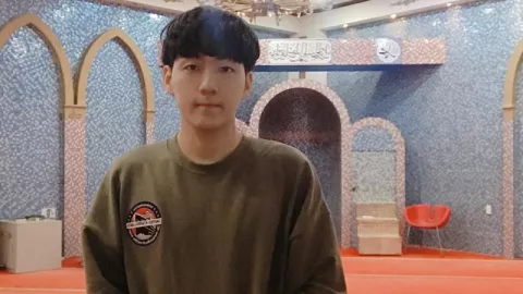 YouTuber Korea Nyanyi Lagu Sabyan, Suaranya Bikin Meleleh - GenPI.co