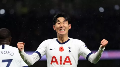 Mourinho ke Tottenham, Suporter Liverpool: Ambil Son Heung-Min! - GenPI.co