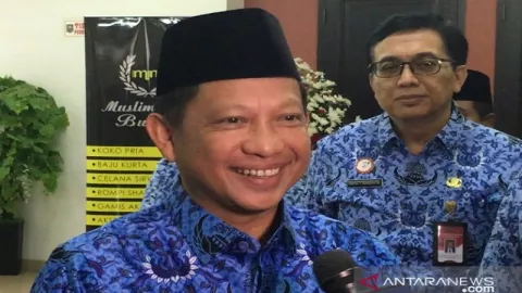 Menteri Tito Mempersilakan Pemda Merayakan Malam Tahun Baru - GenPI.co