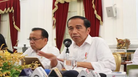 Jokowi: Mau Tampar Muka Saya, Jabatan Presiden 3 Periode  - GenPI.co