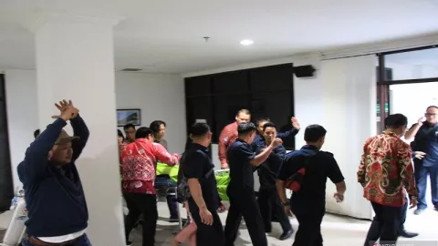 Adian Napitupulu Diterbangkan ke Jakarta Menuju RS Siloam - GenPI.co