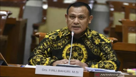 Ketua KPK Firli Bahuri Didesak Mundur dari Polri, Ini Alasannya - GenPI.co