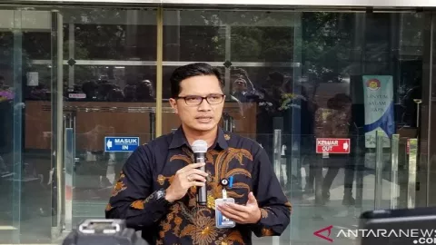 Febri Diansyah Pamitan Sebagai Jubir KPK - GenPI.co