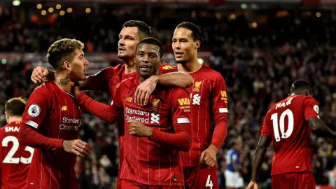 Klasemen Liga Inggris: Poin Liverpool dan MU Beda Jauh - GenPI.co