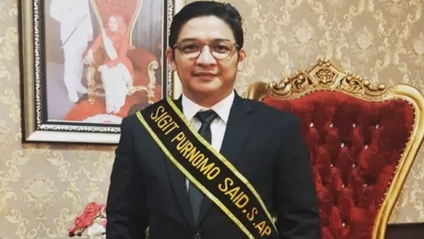 Pasha Ungu Unggah Foto Raih Sarjana, Netizen Doakan jadi Gubernur - GenPI.co