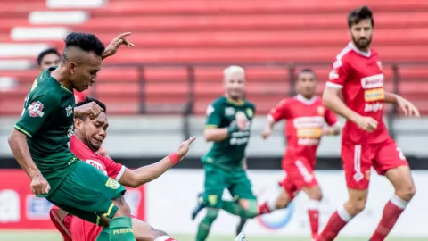 Cula Badak Lampung FC Tumpul, Persebaya Surabaya Happy Ending - GenPI.co