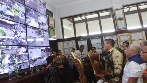 Soal Pembangunan Jakarta, Pak Anies Dapat Salam dari Bu Risma - GenPI.co