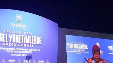 Tri Rismaharini Pidato di Depan Presiden Erdogan, Isinya Istimewa - GenPI.co