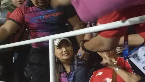 Timnas Kalah, Suporter Indonesia Malah Serbu Miyabi  - GenPI.co