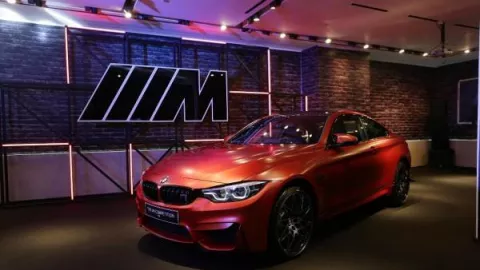 Membedah Keistimewaan BMW M4 Competition - GenPI.co