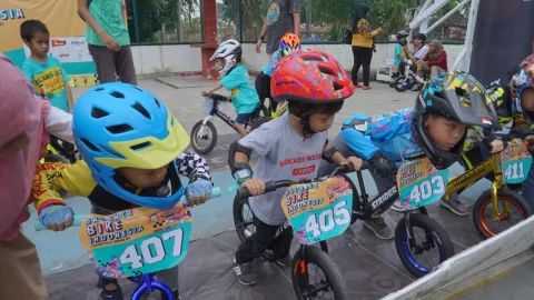 100 Balita Adu Cepat Dalam Area Balap Balance Bike - GenPI.co