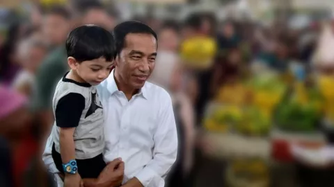 4 Gaya Jokowi Momong Cucu, Nomor 3 Sangat Lucu - GenPI.co