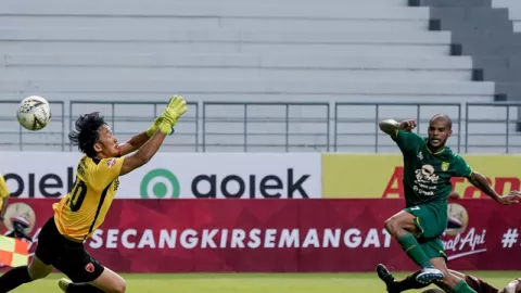 Persebaya Surabaya vs PSM Makassar 3-2, David Da Silva Luar Biasa - GenPI.co