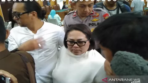 Nunung Dituntut 1,5 Tahun Penjara Hanya Bisa Ngelus Dada - GenPI.co