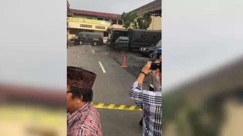 Aksi Bom Bunuh Diri di Polrestabes Medan, Dua Pelaku Tewas - GenPI.co