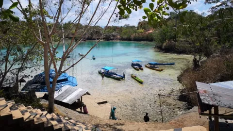 Napabale, Pesona Danau Air Asin di Sulawesi Tenggara - GenPI.co