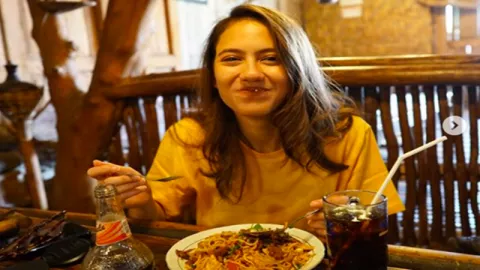 Pevita Pearce Wisata Kuliner di Yogyakarta, Makan Apa Saja Ya? - GenPI.co
