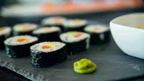 Kenapa Wasabi Selalu Jadi Teman Sushi? - GenPI.co