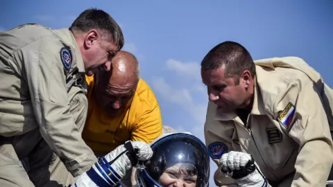 Astronaut McClain Retas Rekening Mantan Pasangan di Luar Angkasa - GenPI.co