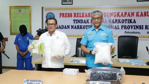 BNNP Riau Gagalkan Penyelundupan 8 Kilogram Sabu dari Malaysia - GenPI.co