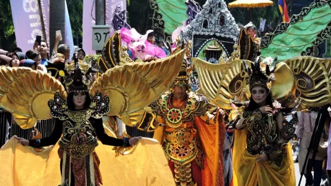 Karnaval Kostum di Cirebon Berhadiah Puluhan Juta Rupiah - GenPI.co
