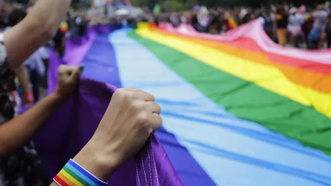 Heboh Admin Twitter Puspen TNI Unggah Komik Soal LGBT - GenPI.co