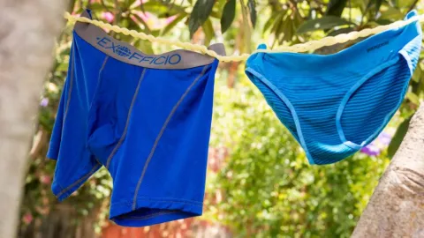 Survei Menyebut Separuh Warga Amerika Jarang Ganti Celana Dalam - GenPI.co