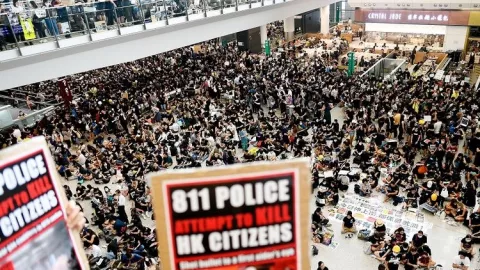 Demo Masif di Hong Kong, Tim Renang DKI Tak Bisa Pulang - GenPI.co