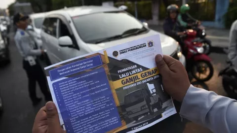Pergub Peluasan Ganjil Genap akan Diteken, Taksi Online Tak Kebal - GenPI.co