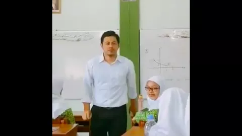 Viral Guru Ganteng Selangit, Netizen Gercep Cari Akun Medsosnya - GenPI.co