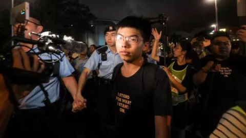 Jelang Demo Masif, Aktivis Joshua Wong Ditangkap Polisi Hong Kong - GenPI.co