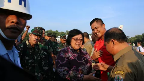 Perusahaan yang Bakar Lahan di Riau, Menteri LHK: Cabut Izinnya! - GenPI.co