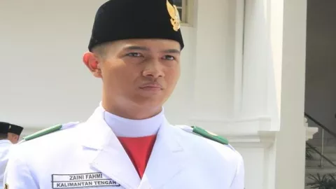 Wow! Zaini Fahmi Pengerek Bendera Pusaka dari Kalteng Dapat Bonus - GenPI.co