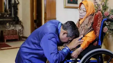 Eyang Habibah Masuk RS, SBY Mohon Doa untuk Kesembuhan Ibunda - GenPI.co