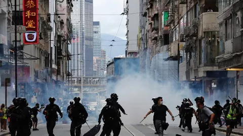 UU Keamanan di Hong Kong Mulai Menjerat, ini Korban Pertama - GenPI.co