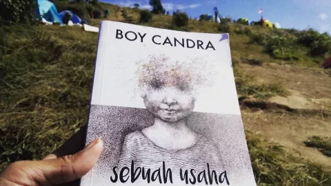 Novel Sebuah Usaha Melupakan, Berjuang Sembuh dari Patah Hati - GenPI.co