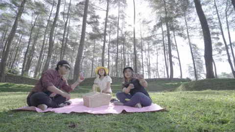 Orchid Forest Cikole, Tempat Piknik Keluarga Terbaik di Bandung - GenPI.co