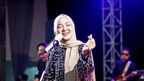 Lantunkan Ya Tabtab di Acara Ramadan, Nisa Sabyan Panen Hujat - GenPI.co