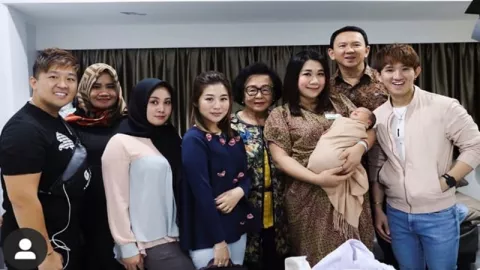 Ahok & Puput Buat Foto Keluarga, Netizen Tak Sabar Lihat Hasilnya - GenPI.co