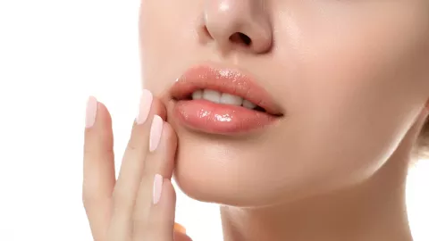 Tak Asal, Begini Lip Scrub yang Benar Agar Bibir Terhidrasi - GenPI.co