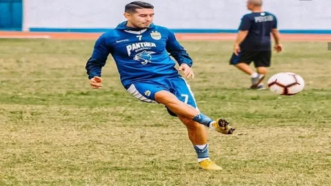 Bursa Transfer Liga 1: Esteban Vizcarra Bertahan di Persib - GenPI.co