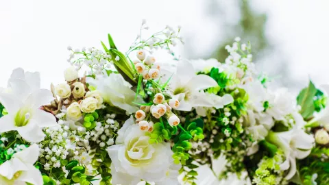 4 Ide Menarik Menerapkan Dekorasi Bunga pada Pesta pernikahanmu - GenPI.co