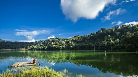 Mengunjungi Danau Towuti, Serasa Bukan di Bumi - GenPI.co