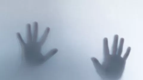 4 Lagu Seram Pemanggil Hantu dalam Film Horor, Berani Dendangkan? - GenPI.co
