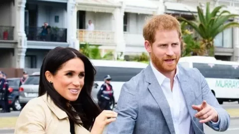 Pangeran Harry dan Meghan Markle tak Boleh Pakai Gelar Royal? - GenPI.co