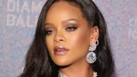 Rambut Berkilau, Rihanna Gunakan Minyak Zaitun Rp 71 Ribu Saja - GenPI.co