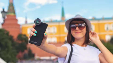 Pentingnya Selfie Bagi Wanita dan Upload di Medsos, Kamu Juga? - GenPI.co
